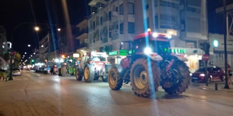 Τρίκαλα: κινητοποίηση αγροτών-κτηνοτρόφων στο κέντρο της πόλης για ευλογιά, ΟΠΕΚΕΠΕ και αποζημιώσεις