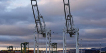 Συμφωνία Τραμπ – φον ντερ Λάιεν για τους δασμούς: Πώς επηρεάζονται οι ελληνικές εξαγωγές