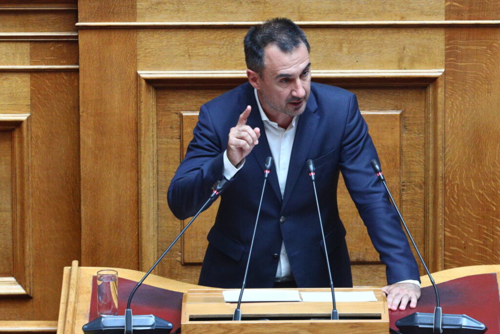 Ομιλία Χαρίτση στη Βουλή: "H κυβέρνηση Μητσοτάκη είναι μηχανή παραγωγής σκανδάλων – Να παραιτηθεί και να αφήσει τον τόπο να αναπνεύσει"