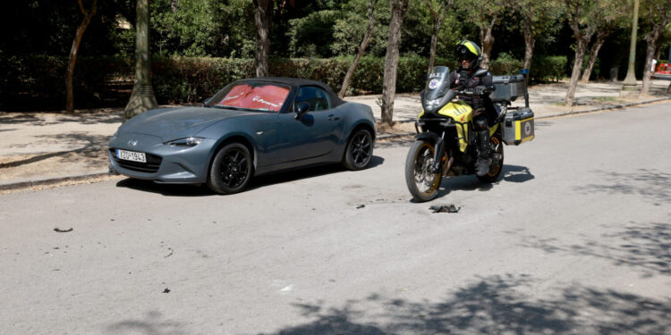 Αυτοπυρπολήθηκε γυναίκα στο Ζάππειο – Την έσωσαν άνδρες της Προεδρικής φρουράς