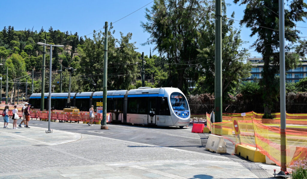 Χάρης Δούκας για τη λειτουργία της Β. Όλγας: «Τρεις υπουργοί ενώνονται για να υπερασπιστούν τον Κ. Μπακογιάννη»
