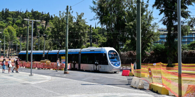 Χάρης Δούκας για τη λειτουργία της Β. Όλγας: «Τρεις υπουργοί ενώνονται για να υπερασπιστούν τον Κ. Μπακογιάννη»