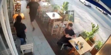 Υπάλληλος ψησταριάς στα Χανιά έσωσε πελάτη από πνιγμό