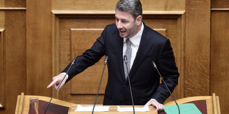 Νίκος Ανδρουλάκης στη Βουλή: "Πρωθυπουργός που δεν εμπιστεύεται τους βουλευτές του δεν κρατιέται όρθιος"