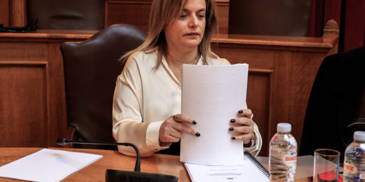 Εθνική Αρχή Διαφάνειας: Εγκρίθηκε από τη Βουλή ο διορισμός της Αλεξάνδρας Ρογκάκου ως νέα επικεφαλής