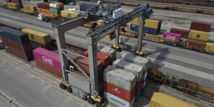 ΗΠΑ: Ο Τραμπ επέβαλε στη Σερβία δασμούς 35%