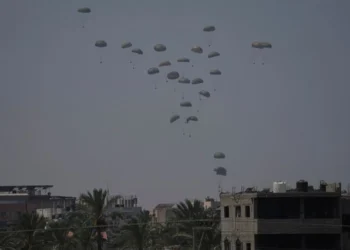 Η Ισπανία έριξε από αέρος 12 τόνους τρόφιμα στη Λωρίδα της Γάζας