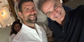 Συνάντηση Τζόκοβιτς - Μητσοτάκη στην Τήνο