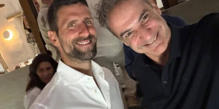 Συνάντηση Τζόκοβιτς - Μητσοτάκη στην Τήνο