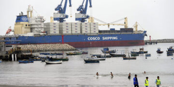 Περού: Έκλεισε για έξι ώρες το λιμάνι του Καγιάο, το μεγαλύτερο στο Περού, λόγω πτώσης δεκάδων εμπορευματοκιβωτίων από πλοίο