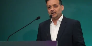 Απάντηση Δούκα στον ισραηλινό Πρέσβη: “Δε δεχόμαστε μαθήματα δημοκρατίας από όσους σκοτώνουν αμάχους”