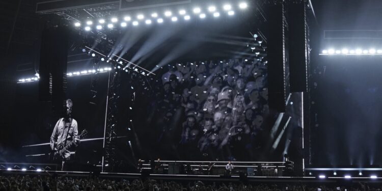 Βρετανία: Σκοτώθηκε ένας άνδρας μετά από πτώση σε συναυλία των Oasis στο Γουέμπλεϊ