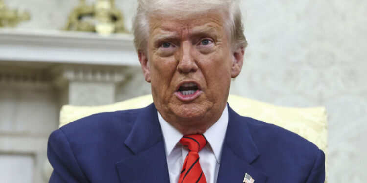 Ντόναλντ Τραμπ: Ανοιχτό το ενδεχόμενο για επιβολή κυρώσεων σε χώρες που συνεργάζονται ενεργειακά με τη Ρωσία