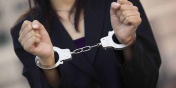 Συνελήφθη γυναίκα στην Ηλεία - Κατηγορείται για τρεις πυρκαγιές