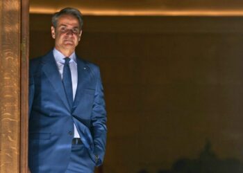 Δημοσίευμα Politico για το σκάνδαλο του ΟΠΕΚΕΠΕ: Η ελληνική κυβέρνηση «μπλόκαρε» την έρευνα για δύο υπουργούς