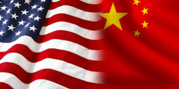 Ο Τραμπ απειλεί την Κίνα με νέους δασμούς λόγω των εισαγωγών ρωσικού πετρελαίου