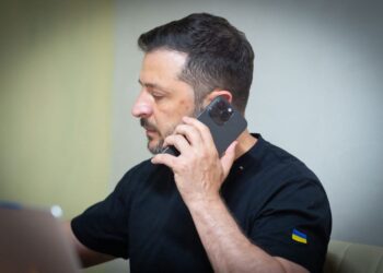 Τηλεφωνική επικοινωνία Ζελένσκι με Γερμανία, Γαλλία και Ιταλία: «Η Ρωσία είναι αυτή που πρέπει να συμφωνήσει σε κατάπαυση πυρός»