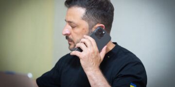 Τηλεφωνική επικοινωνία Ζελένσκι με Γερμανία, Γαλλία και Ιταλία: «Η Ρωσία είναι αυτή που πρέπει να συμφωνήσει σε κατάπαυση πυρός»