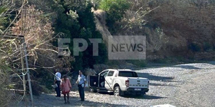 Μεσσηνία: Τουρίστας έπεσε με το αυτοκίνητο από γκρεμό 9 μέτρων στην παραλία της Σάντοβας