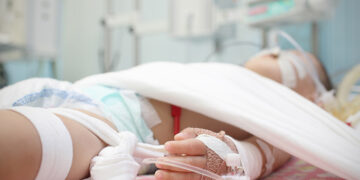 Χανιά: Βρέφος ενός έτους έπεσε από μπαλκόνι – Νοσηλεύεται διασωληνωμένο στο ΠΑΓΝΗ