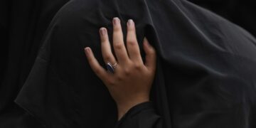 Απίστευτη σειρά εγκλημάτων στο Ιράν: Γυναίκα ομολόγησε ότι σκότωσε 11 συζύγους σε διάστημα 20 ετών