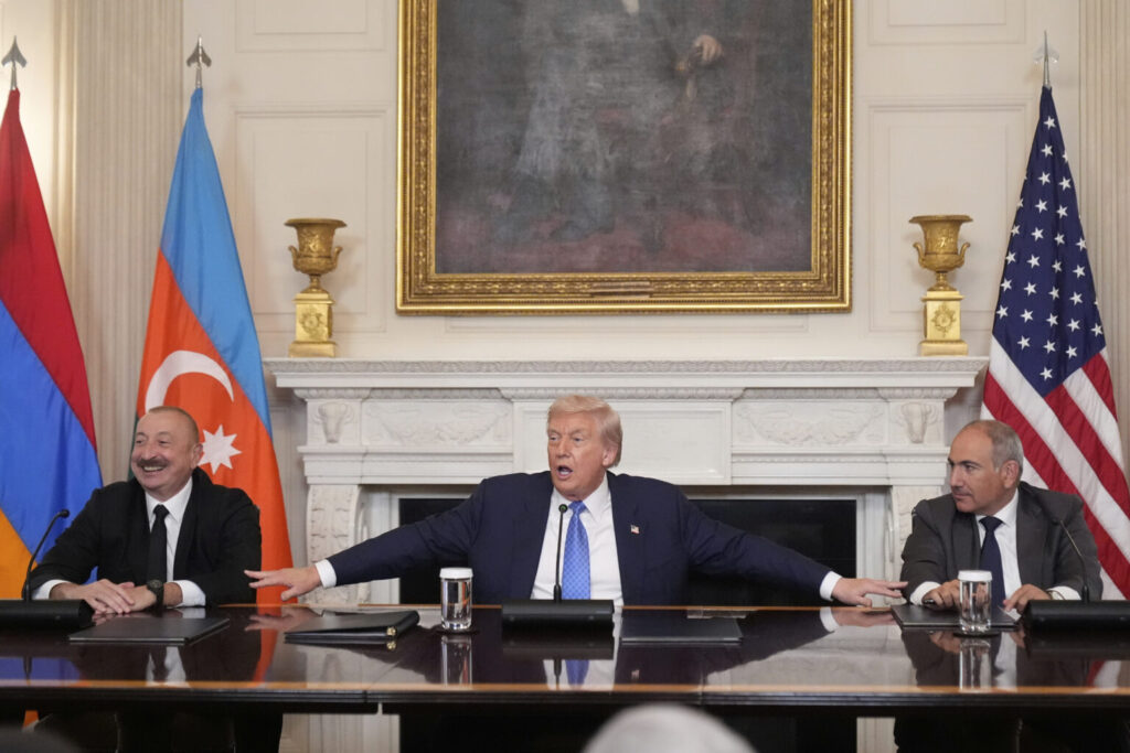 Αζερμπαϊτζάν και Αρμενία υπέγραψαν ειρηνευτική συμφωνία με τη μεσολάβηση των ΗΠΑ