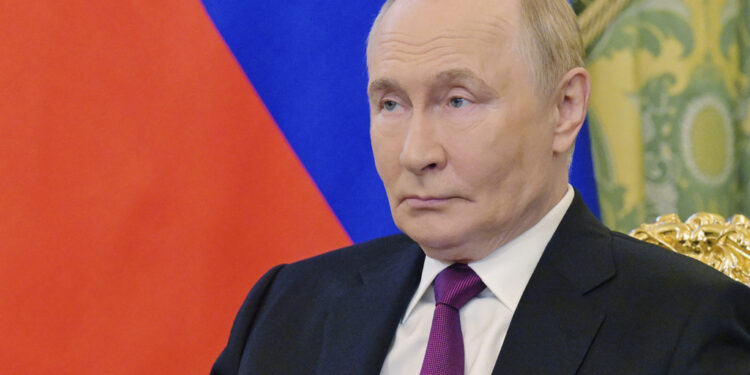 Τηλεφωνική επικοινωνία Πούτιν με τους ηγέτες Κίνας και Ινδίας ενόψει της συνάντησής του με τον Τραμπ στην Αλάσκα