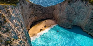 Ζάκυνθος: Νεκρός 57χρονος τουρίστας από την Πολωνία στο Ναυάγιο