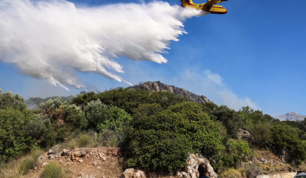 Φωτιά στη Σαμοθράκη, μήνυμα από το 112