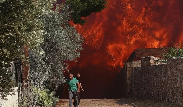 Επίθεση του ΠΑΣΟΚ στην Κυβέρνηση για τις φωτιές: "Για ακόμη μια φορά, οι πολίτες πληρώνουν την απουσία πρόληψης στις πυρκαγιές