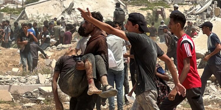 Σκοτώθηκε μικρό παιδί στη Γάζα από πακέτο ανθρωπιστικής βοήθειας που ρίχθηκε από αέρος και έπεσε πάνω του