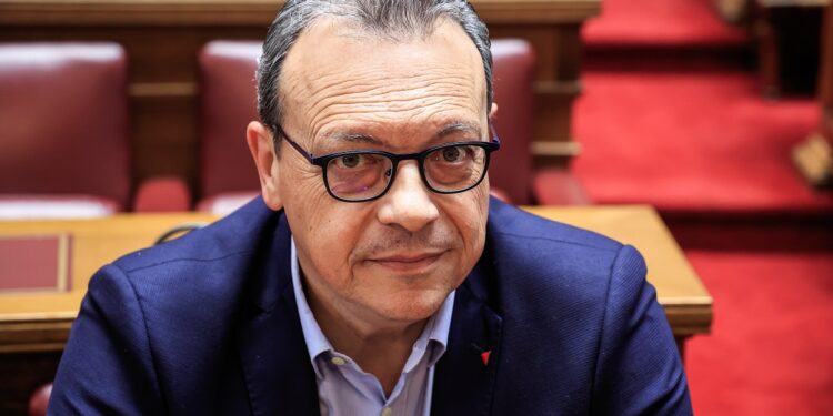 Σ. Φάμελλος για την ελληνική στάση στο Παλαιστινιακό: "Ο κ. Μητσοτάκης δεν μπορεί να συγκαλύψει ότι λειτουργεί ως ουρά των Νετανιάχου και Τραμπ"