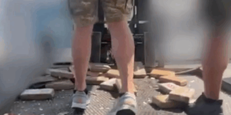 Εντοπίστηκαν στο λιμάνι Θεσσαλονίκης 271 κιλά κοκαΐνης, αξίας 5,5 εκατ. ευρώ μέσα σε κοντέινερ με μπανάνες