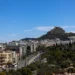 Στο νοσοκομείο 25χρονος αλλοδαπός τουρίστας που έπεσε από τον Λυκαβηττό