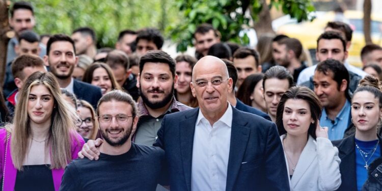 Ανάρτηση Ν. Δένδια για την Παγκόσμια Ημέρα Νεολαίας: "Καθήκον μας να εμπνεύσουμε όραμα στις νέες και τους νέους μας"