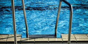 Δράμα: 18χρονος ανασύρθηκε χωρίς τις αισθήσεις του από πισίνα με νεροτσουλήθρες στην Προσοτσάνη - Επανήλθε με ΚΑΡΠΑ