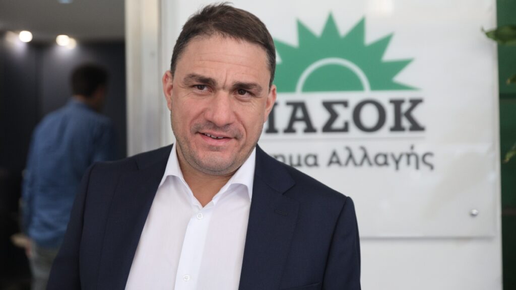 Εκπρόσωπος Τύπου του ΠΑΣΟΚ Κώστας Τσουκαλάς: "Ο πλούτος της οικονομίας δεν μοιράζεται στην κοινωνία, αλλά στα καρτέλ"