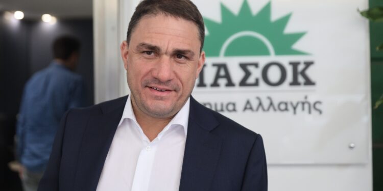 Εκπρόσωπος Τύπου του ΠΑΣΟΚ Κώστας Τσουκαλάς: "Ο πλούτος της οικονομίας δεν μοιράζεται στην κοινωνία, αλλά στα καρτέλ"