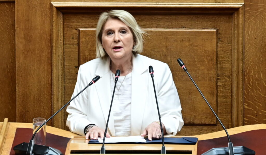 Σοφία Βούλτεψη: «Πυροσβέστες έχουμε, δεν έχουμε εθελοντές»