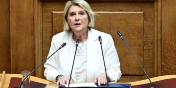 Σοφία Βούλτεψη: «Πυροσβέστες έχουμε, δεν έχουμε εθελοντές»