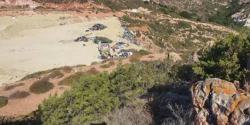 Μήλος: Συνελήφθησαν 17 άτομα για ρύπανση-υποβάθμιση περιβάλλοντος