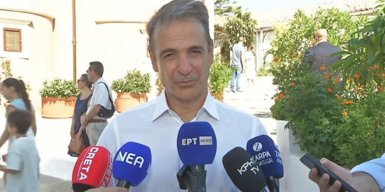 Μήνυμα Μητσοτάκη από τα Χανιά για τον Δεκαπενταύγουστο: "Η ημέρα είναι πρωτίστως αφιερωμένη σε αυτούς που αγωνίζονται για να μας κρατούν ασφαλείς"