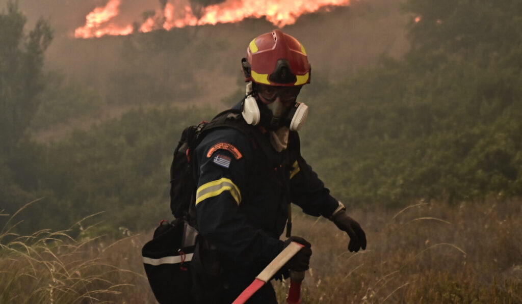 Σοβαρός τραυματισμός πυροσβέστη στην Αργολίδα - Έπεσε στα βράχια από μεγάλο ύψος