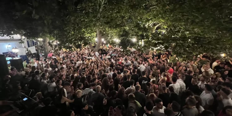 Στο Νοσοκομείο Χανίων με συμπτώματα οξείας μέθης 14χρονος που κατανάλωσε πολύ αλκοόλ σε πανηγύρι