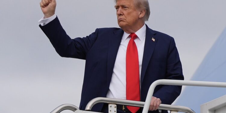 Ντόναλντ Τραμπ προς τους Ευρωπαίους: "Καλύτερα μια γρήγορη συμφωνία με τη Ρωσία"