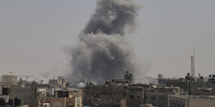 Νέες ισραηλινές επιθέσεις στη Γάζα: Τουλάχιστον 39 νεκροί – Το Ισραήλ προετοιμάζεται για να μετεγκαταστήσει Παλαιστινίους