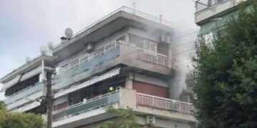 Θεσσαλονίκη: Φωτιά σε διαμέρισμα στην Καλαμαριά – Δύο τραυματίες