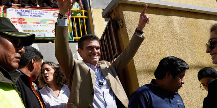 Προεδρικές εκλογές στη Βολιβία: Προηγείται ο κεντρώος Ροντρίγκο Παζ, του Χριστιανοδημοκρατικού Κόμματος (PDC) – Πιθανότατα θα χρειαστεί και δεύτερος γύρος