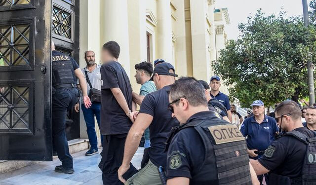 Προφυλακίστηκαν ο 19χρονος και ο 27χρονος για τη φωτιά στα Συχαινά Αχαΐας