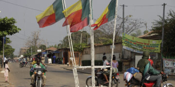 Μπενίν: Λεωφορείο έπεσε στον ποταμό Ουεμέ - Τουλάχιστον ένας νεκρός και 44 αγνοούμενοι